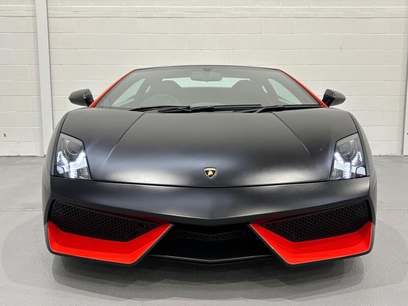 
								Lamborghini Gallardo full									