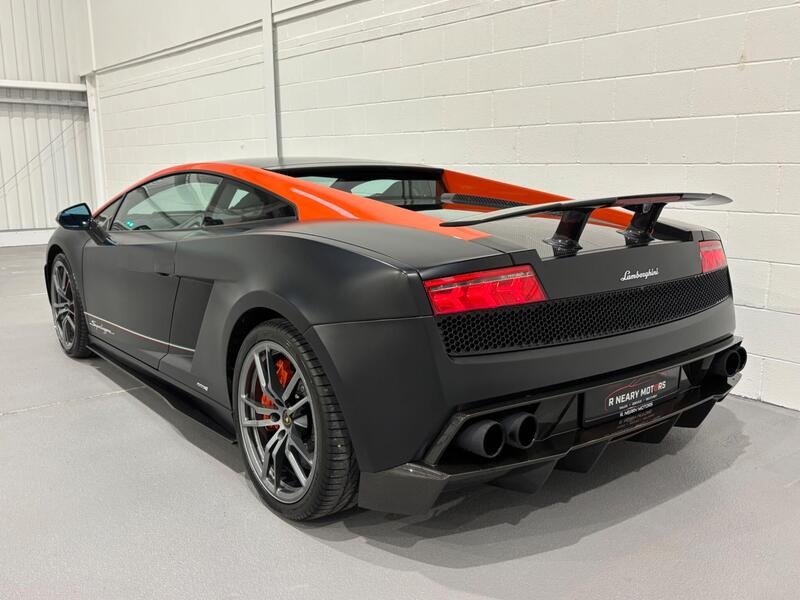 
								Lamborghini Gallardo full									