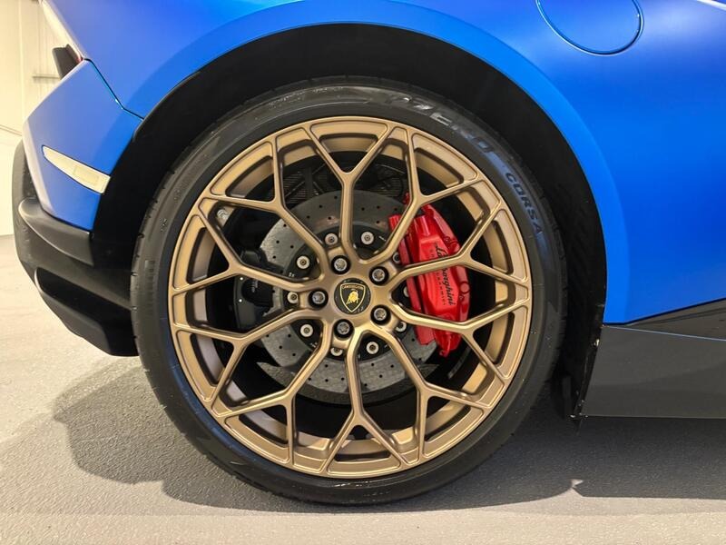 
								Lamborghini Huracan full									