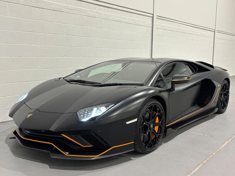 
								Lamborghini Aventador full									