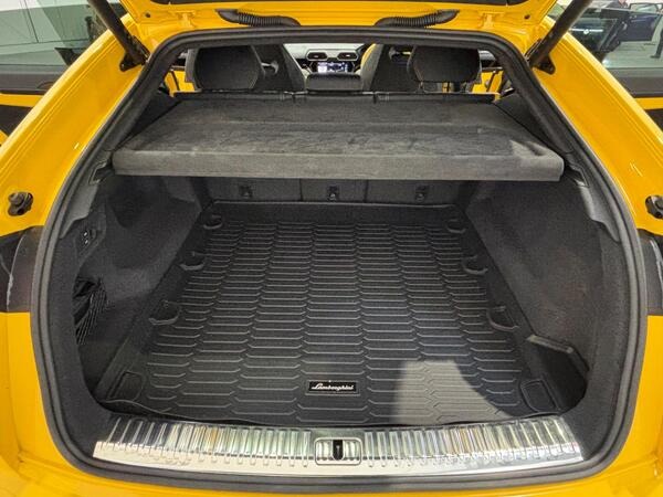 
								Lamborghini Urus full									