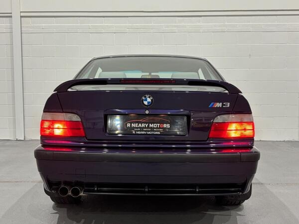 
								BMW 3 Series full									