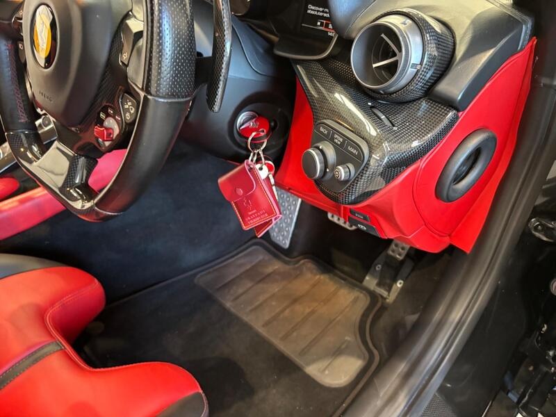 
								Ferrari F12 Berlinetta full									