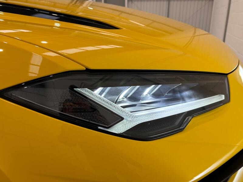 
								Lamborghini Urus full									