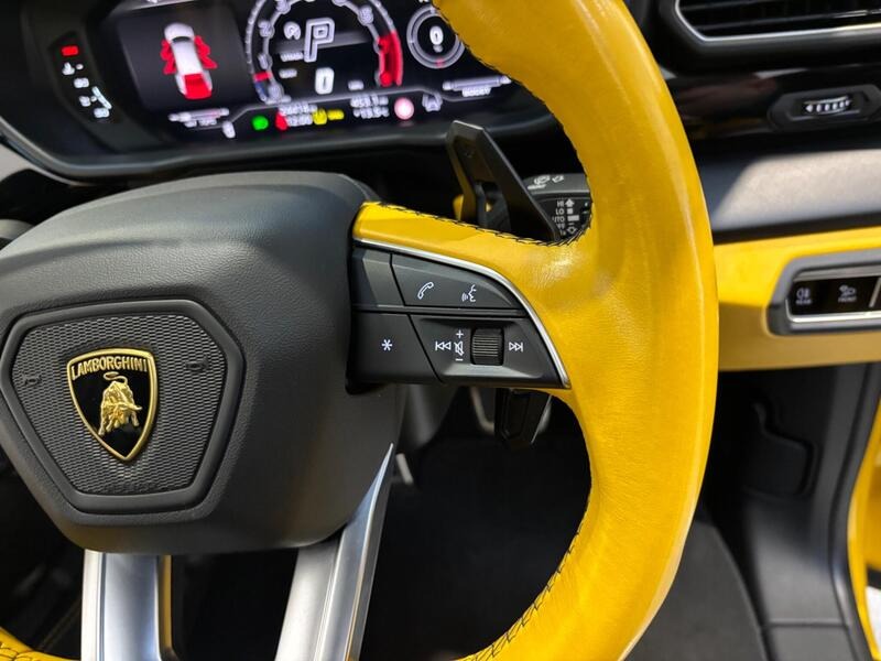 
								Lamborghini Urus full									