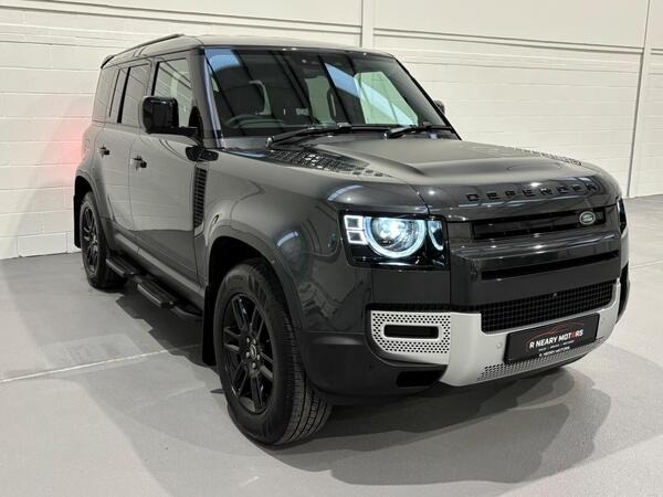 
								Land Rover Defender 110 2025 full									