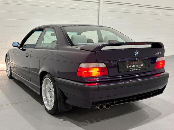 
								BMW 3 Series full									