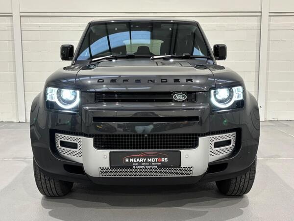 
								Land Rover Defender 110 2025 full									