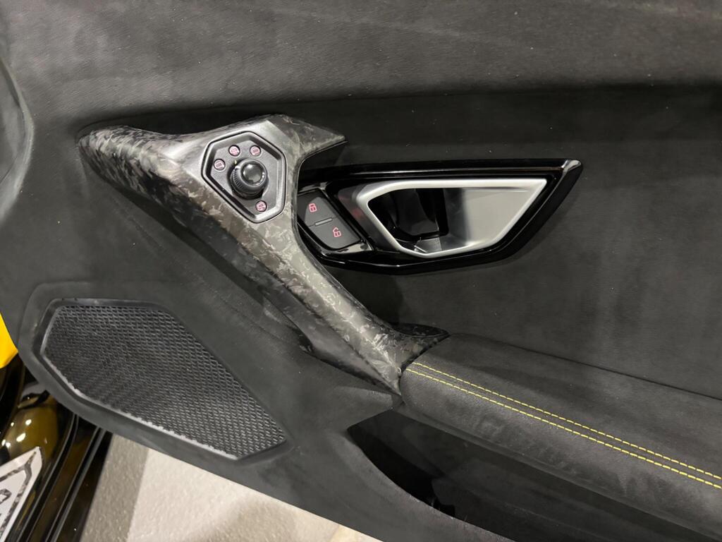 
								Lamborghini Huracan full									
