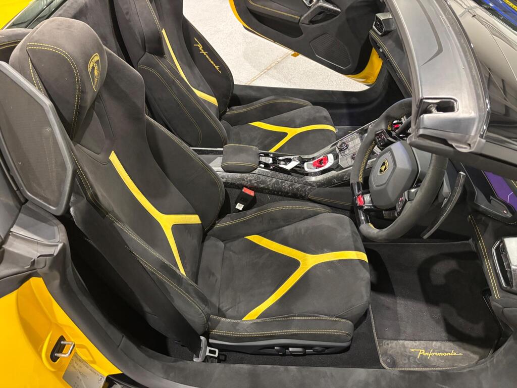 
								Lamborghini Huracan full									