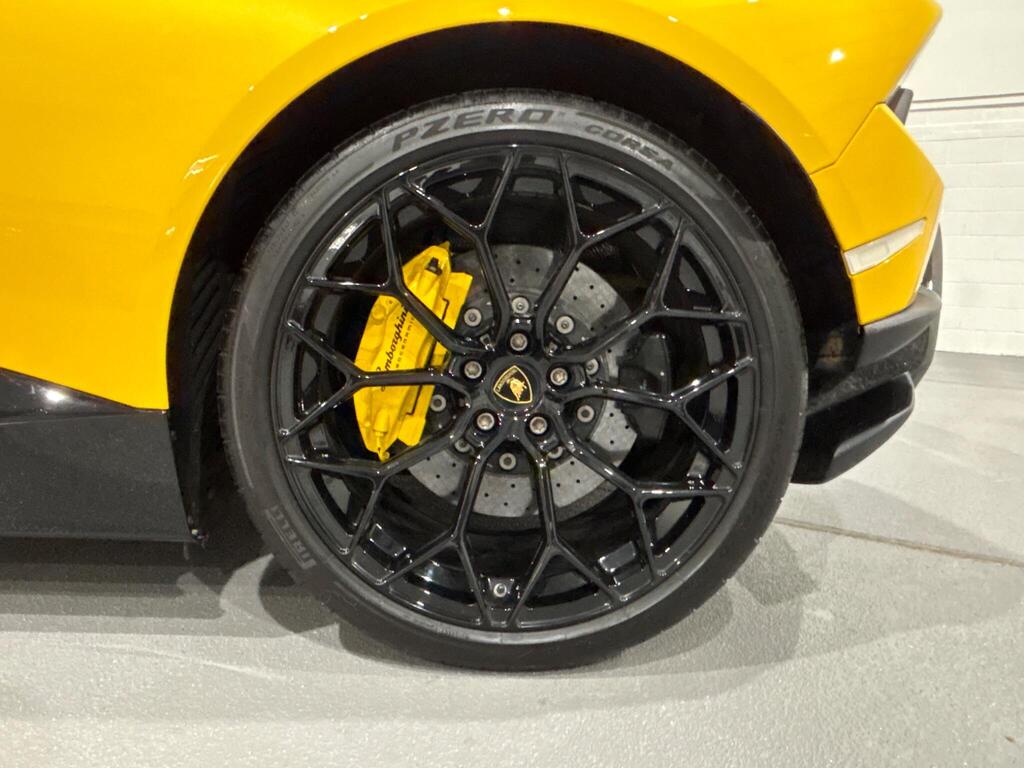 
								Lamborghini Huracan full									