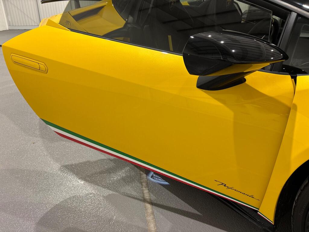
								Lamborghini Huracan full									