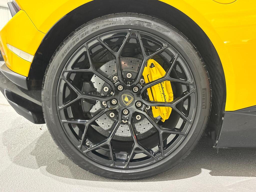 
								Lamborghini Huracan full									